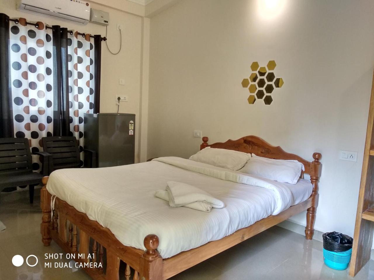 Candolim Beach Place Exterior photo