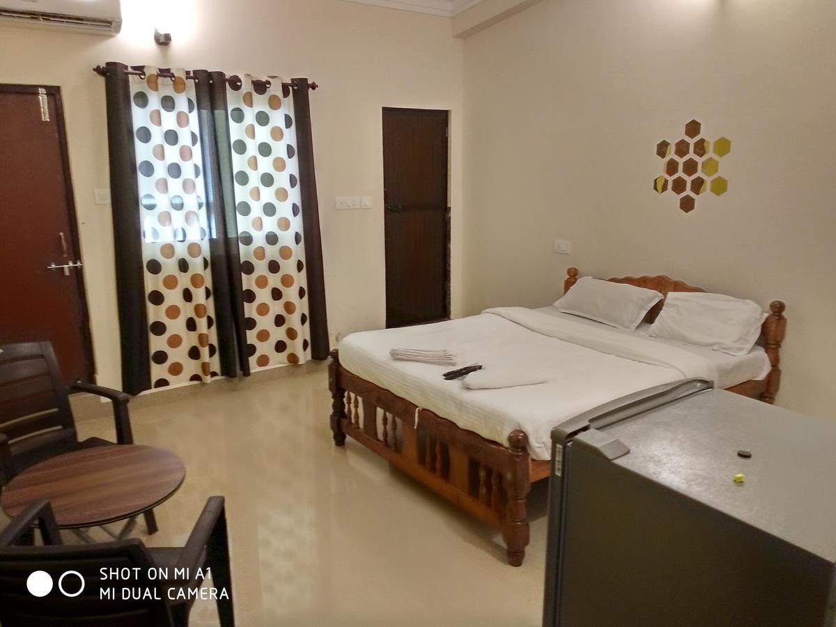 Candolim Beach Place Exterior photo