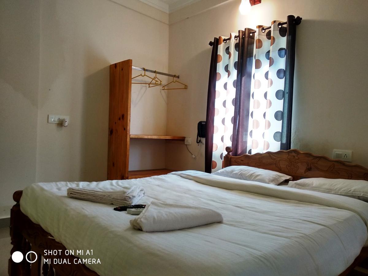 Candolim Beach Place Exterior photo