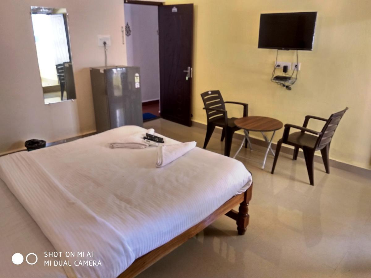 Candolim Beach Place Exterior photo